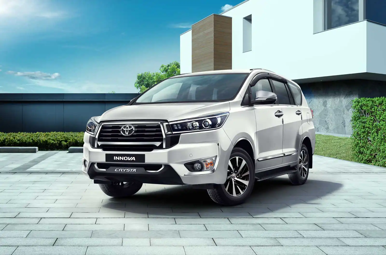 Toyota Innova (Standard)